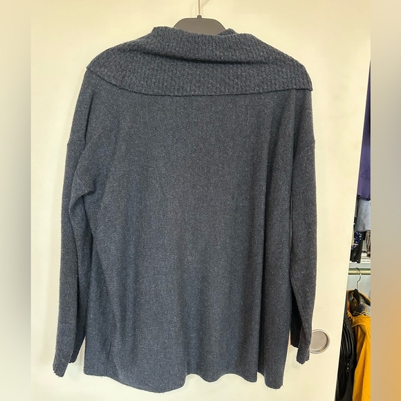 Ellen Tracy 100% Extra Fine Merino Wool Cowl Neck Cardigan Sweater Navy Blue - Picture 3 of 6